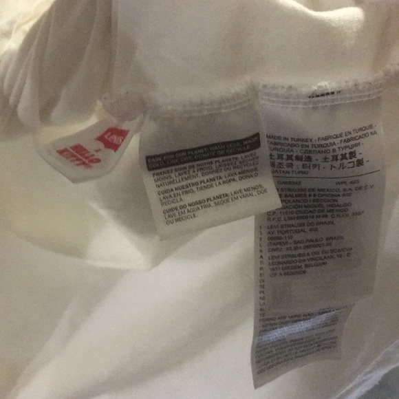 NWOT Levi’s and hello kitty collab long sleeve - Picture 5 of 7